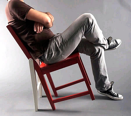 Attitude Chair de Deger Cengiz, la silla de 6 patas para reclinarse